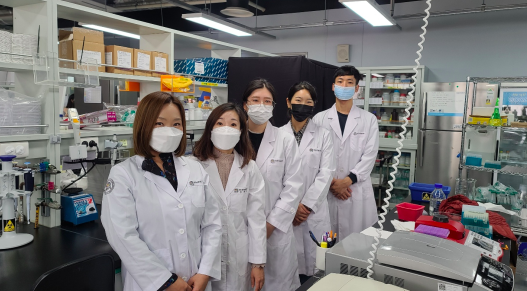 좌측부터 이현주 연구원, 허향숙 책임연구원, 강리진 연구원, 김지은 연구원, 전성각 연구원