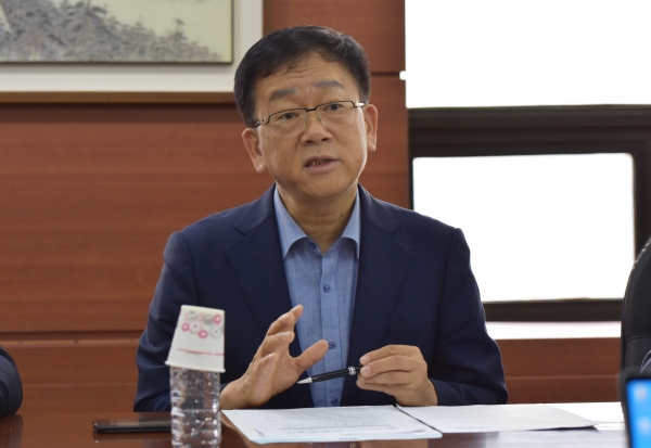 대한요양병원협회 남충희 회장이 지난달 기자간담회에서 위헌적인 적정성평가에 대해서는 헌법소원까지 검토하겠다며 강경한 입장을 밝히고 있다.