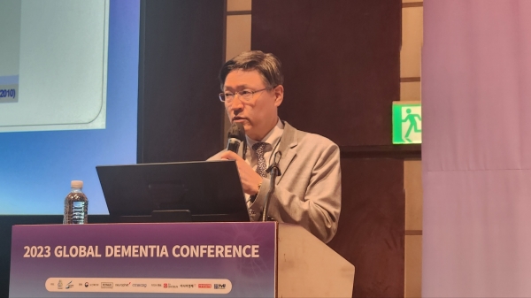 글로벌 디멘시아 컨퍼런스 에서 강연하는 양동원 교수 / 사진 디멘시아뉴스 박원빈 기자