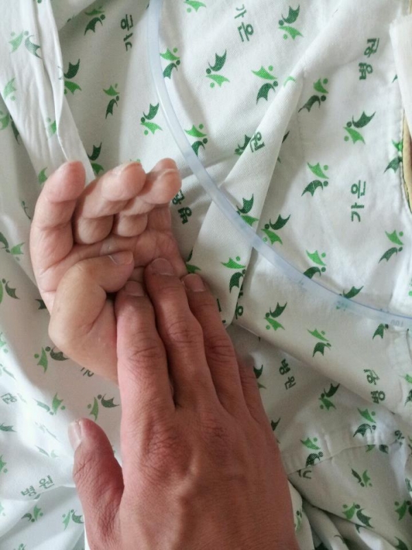 한 해가 저물 때 병 간호의 시간은 더 애틋했다