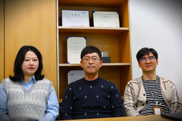(왼쪽부터) 이슬아 박사후 연수연구원, 윤종혁 책임연구원, 이찬희 선임연구원 / 한국뇌과학연구원