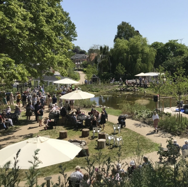 스벤보르 브뤼후셋 마을 야외 공간 건축회사 LAND+ / landplus.dk/demensbyen-svendborg