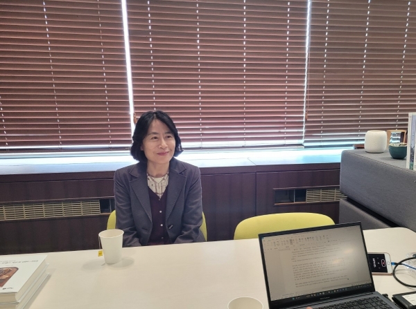 인터뷰 중인 조은희 소장 / 이석호 기자