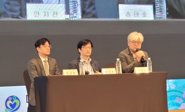 (왼쪽부터) 대한노인의학회 이상범 공보부회장, 안지현 총무이사, 송태호 학술이사 / 이석호 기자