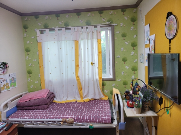 용인해바라기요양원 침실 모습 / 이석호 기자
