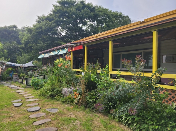 자연미가 가득한 정원을 둔 공간 / 이석호 기자