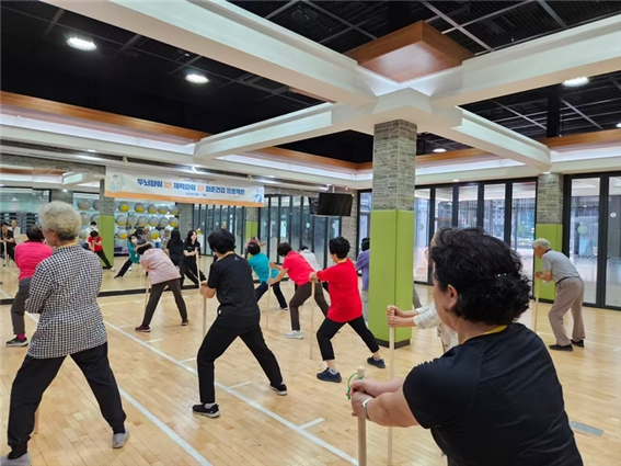 국민체육진흥공단의 ‘체력파워 업 두뇌파워 업 청춘건강 프로젝트’ / 국민체육진흥공단