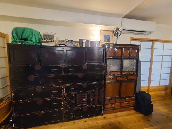 요리아이의 정겨운 낡은 가구들 / 이혜주 센터장