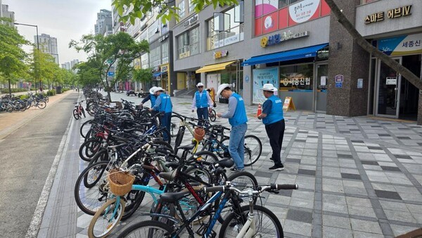 자전거 절도 감소, 올바른 자전거 이용 문화 확산 등 지역사회 안전에 기여하는 시니어 폴리스 / 세종시