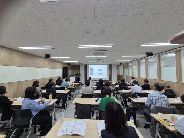 (사)치매케어학회 학술대회가 열린 대한간호조무사협회 임상실습교육센터 현장 / 치매케어학회