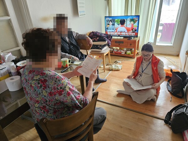 가정 방문 맞춤형 사례관리 / 강동구치매안심센터