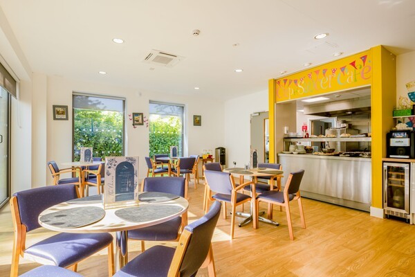 허브의 카페 겸 다목적 공간 / 하모니아 빌리지 공식 홈페이지(https://harmoniavillage.care/activities) 