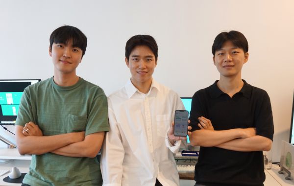 (왼쪽부터) 큐컴버스 박성수 이사, 이재혁 대표, 임연재 이사 / 김진현 에디터