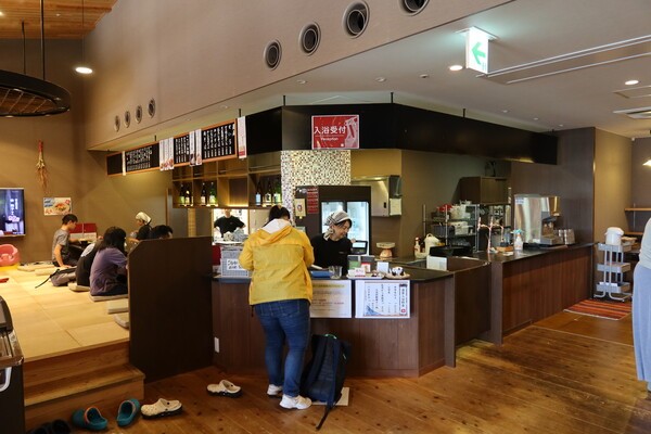 식당 카운터, 생활·돌봄·일자리가 얽힌 거점 / 김경인 박사