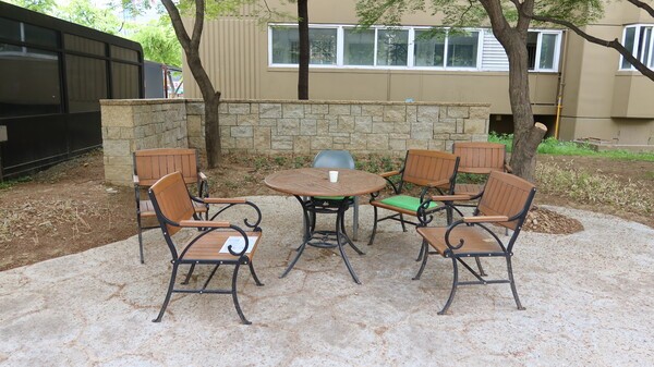 번동 3단지의 외부 쉼터 / 김경인 박사